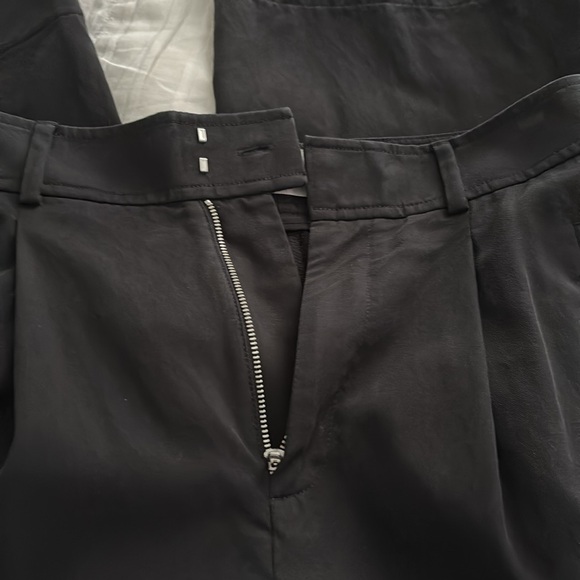 Everlane Way High Drape Pants in Black 8S - Picture 6 of 11